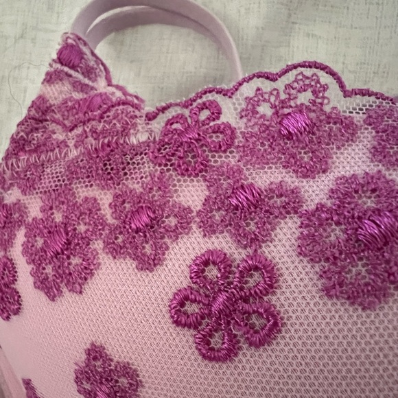 Victoria Secret Bra - Picture 7 of 7